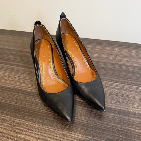 Coach Shoes - Coach | Women's 5.5 pointed black leather Waverly pump designer elegant